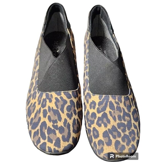 Sesto Meucci Udaya Slip On Leopard Print Waterproof Shoes Size 7.5M - Picture 2 of 7